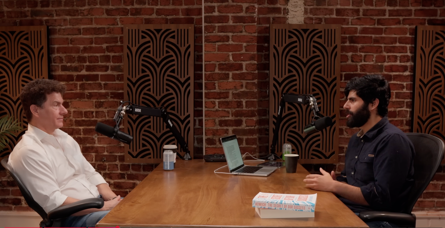 人类真正的“超能力”，并非源于我们大脑内部的神经元，而是源于我们大脑之间形成的巨大网络——“集体大脑”（Collective Brain）